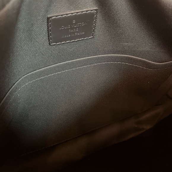 Louis Vuitton Jake Messenger PM - Picture 7 of 7